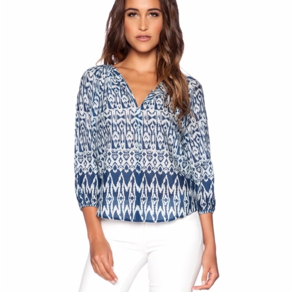Velvet by Graham & Spencer Tops - Velvet by Graham and Spencer printed cotton indi top toucan